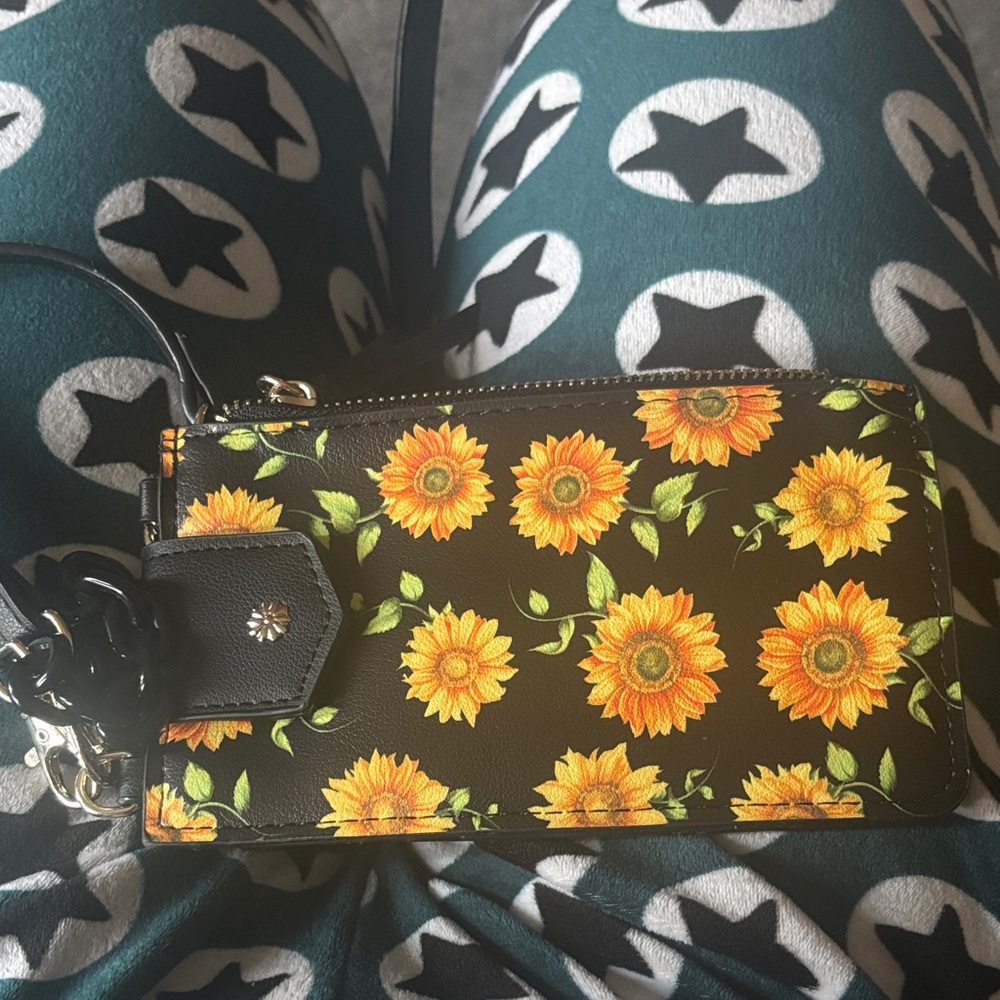 Sunflower Print Black Wristlet